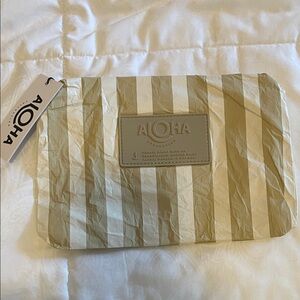 ALOHAS Woven Beige and Cream bag